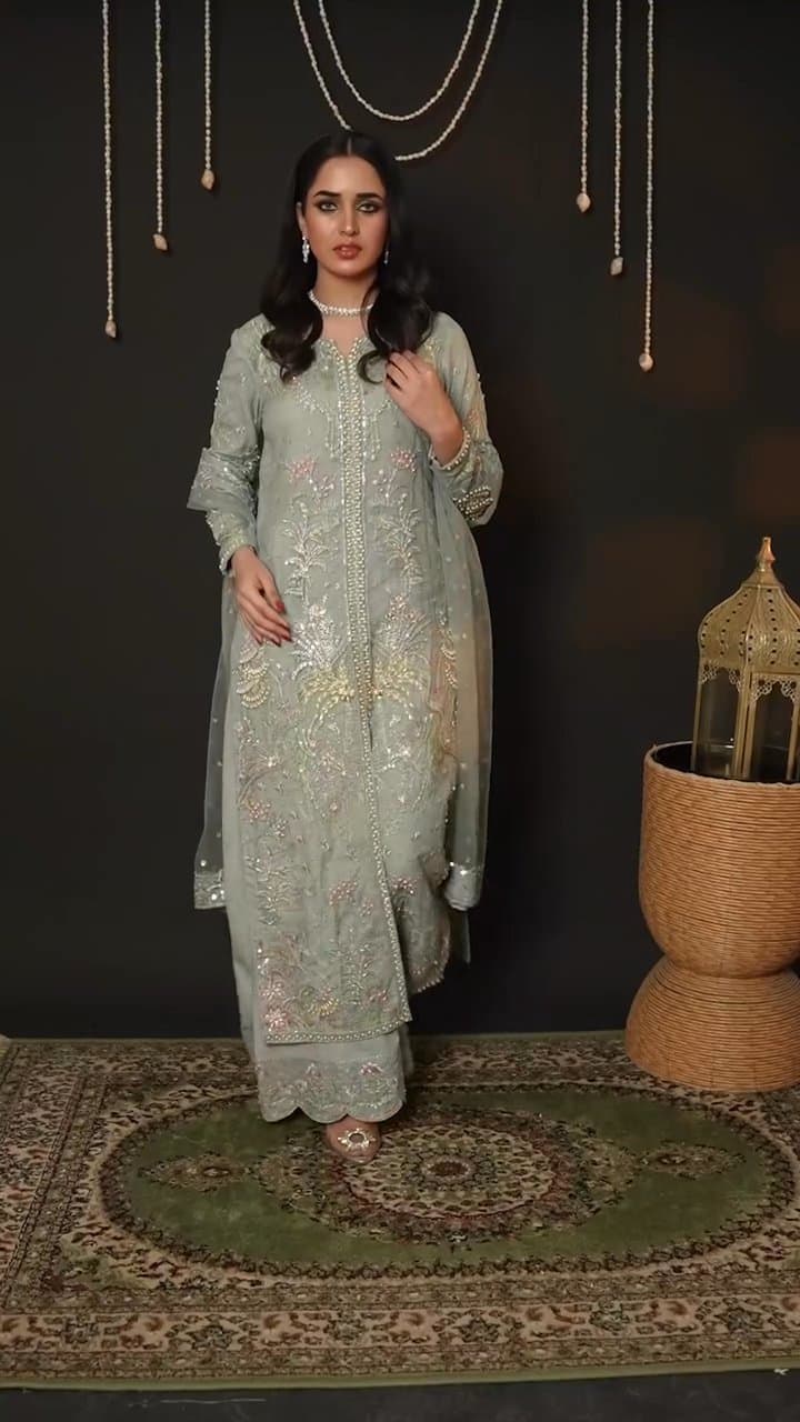New season. New glow ✨ Festive ’26 Collection is live with handcrafted details and festive colors made to stand out. Shop now at meerum.pk  #festive #newarrivals #collection #meerum #luxury